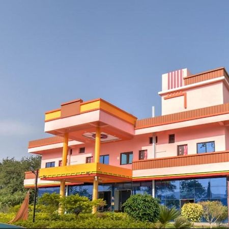 Hotel Nisarg Lodging And Restaurant Aurangábád Kültér fotó